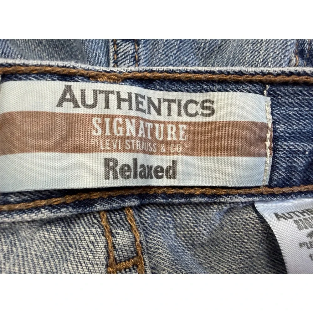 Levi Strauss Authentics Signature Relaxed Light Wash Jeans Men's Size 34x30